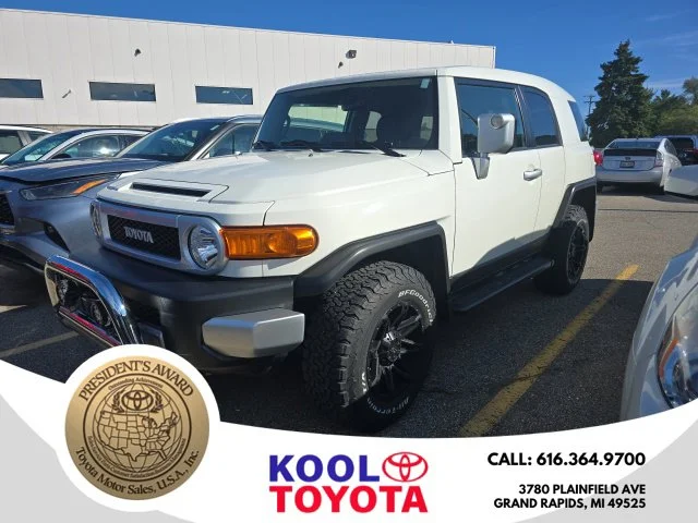 Used 2014 White Toyota Base image 1