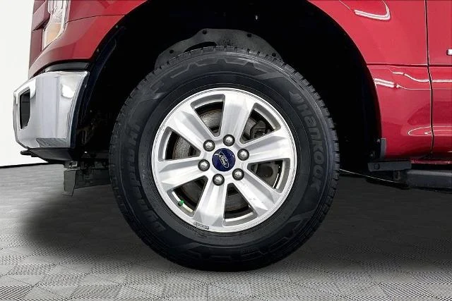 Used 2015 Ruby Red Metallic Ford  image 9