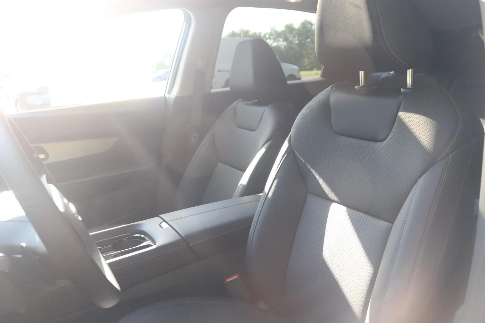 New 2026 Everest White Pearl Tricoat Nissan SL image 12