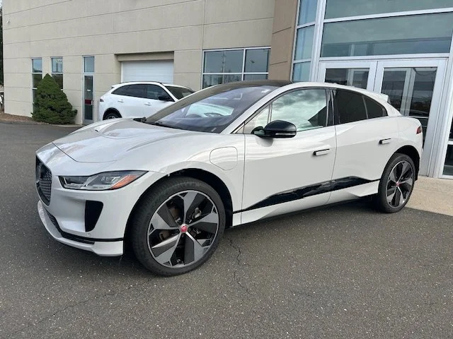 Used 2022 Borasco Gray Metallic Jaguar HSE image 3