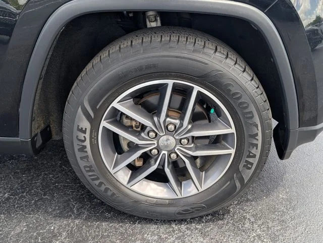 Used 2018 Black Jeep Limited image 19
