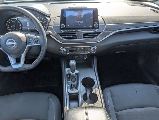 Used 2025 White Nissan 2.5 SV image 7