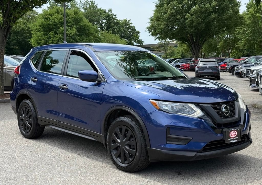 Used 2018 Blue Nissan S image 1