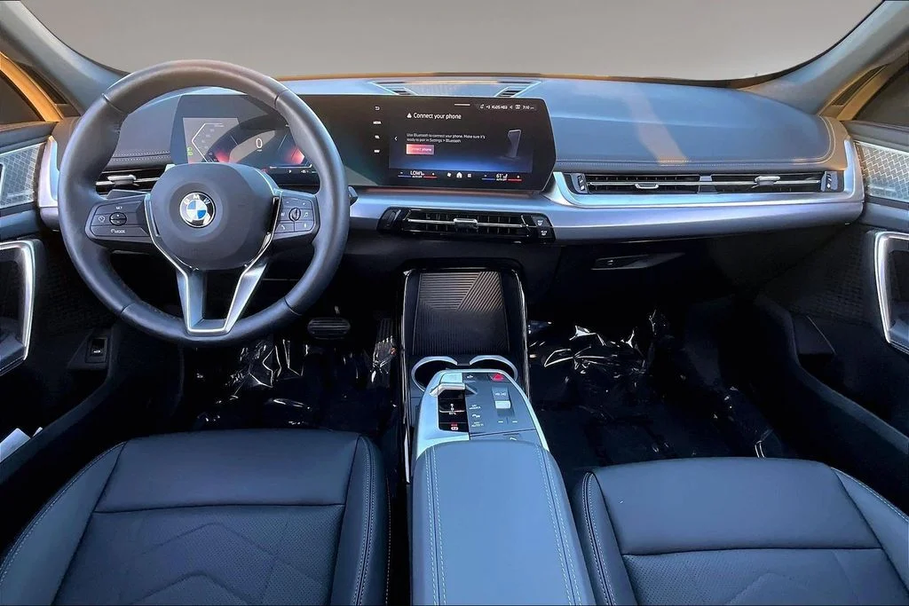 Used 2025 Silver BMW xDrive28i image 7