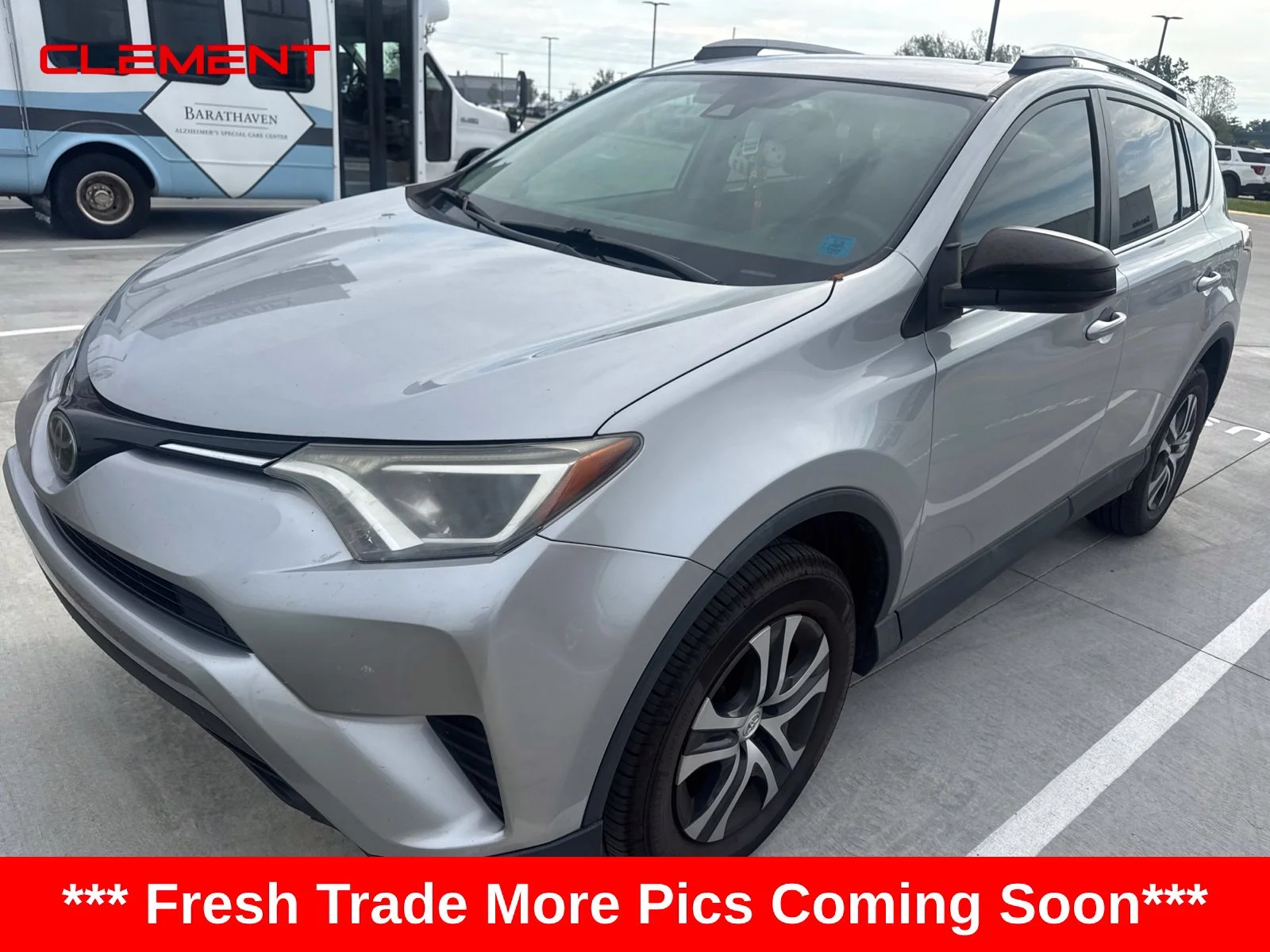 Used 2018 Toyota RAV4 LE with VIN 2T3ZFREV1JW485390 for sale in Wentzville, MO