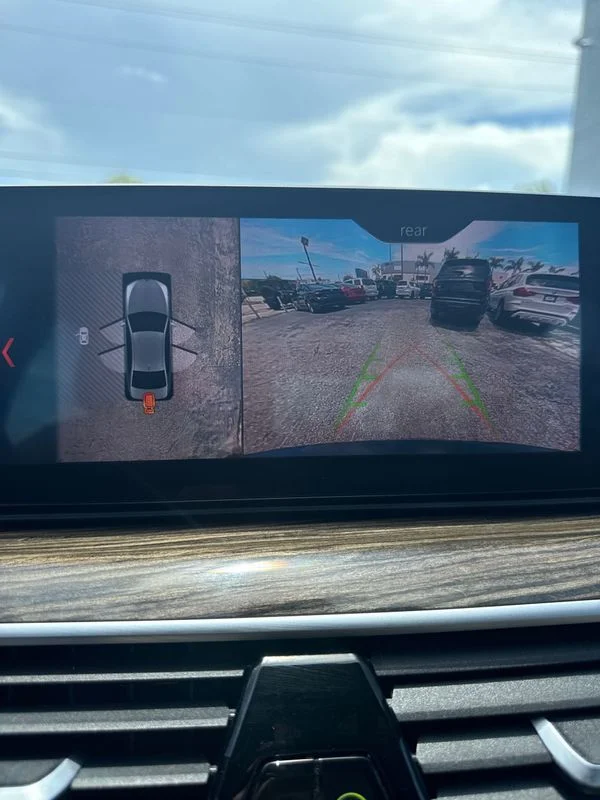 Used 2019 Black BMW xDrive image 11