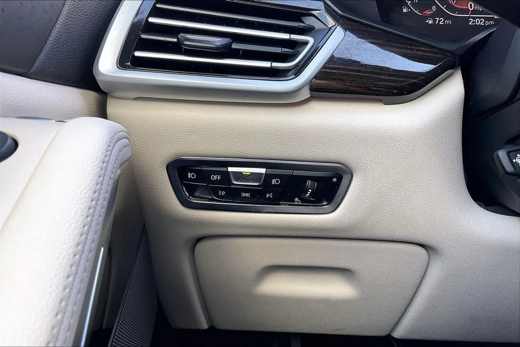 Used 2021 Black BMW xDrive40i image 36