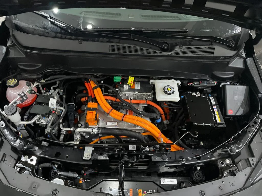 2027 Chevrolet Bolt RS - Photo 29