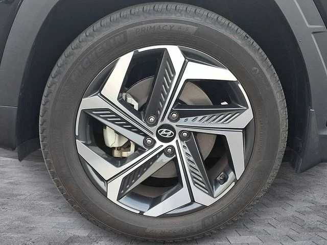 Used 2024 Black Hyundai SEL image 8