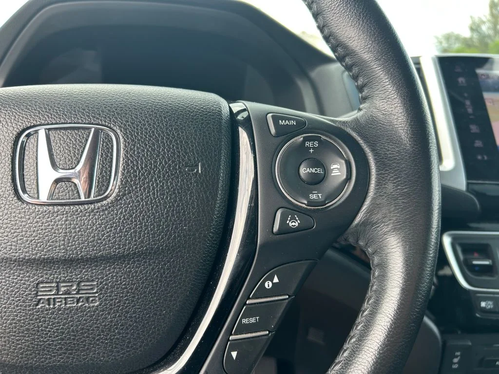 Used 2017  Honda Touring image 30