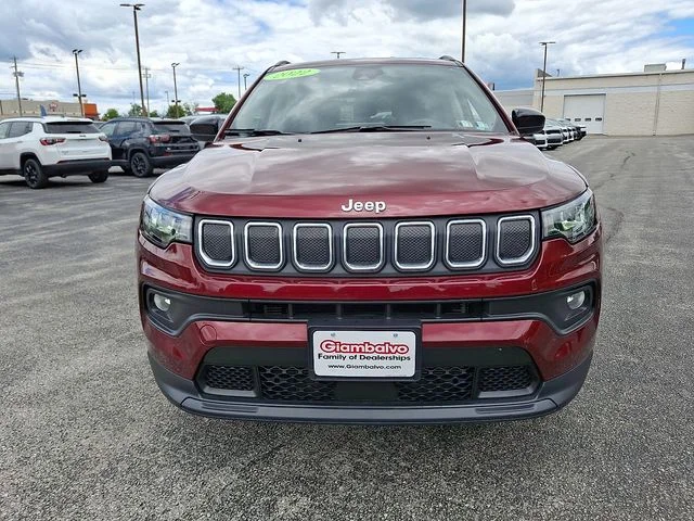 Used 2022 Red Jeep Latitude image 3