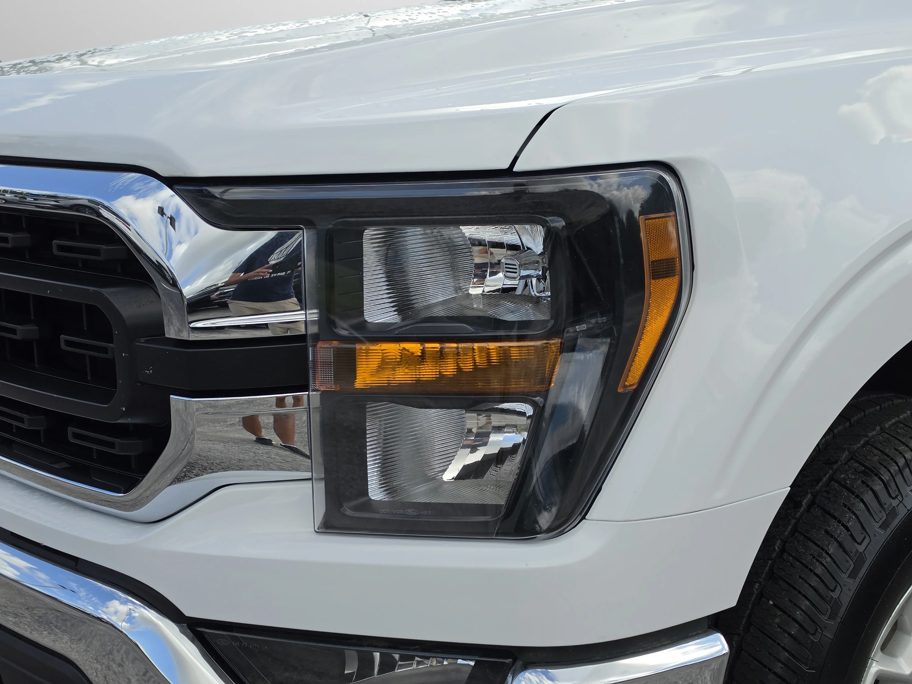 Used 2023 Oxford White Ford XLT image 13