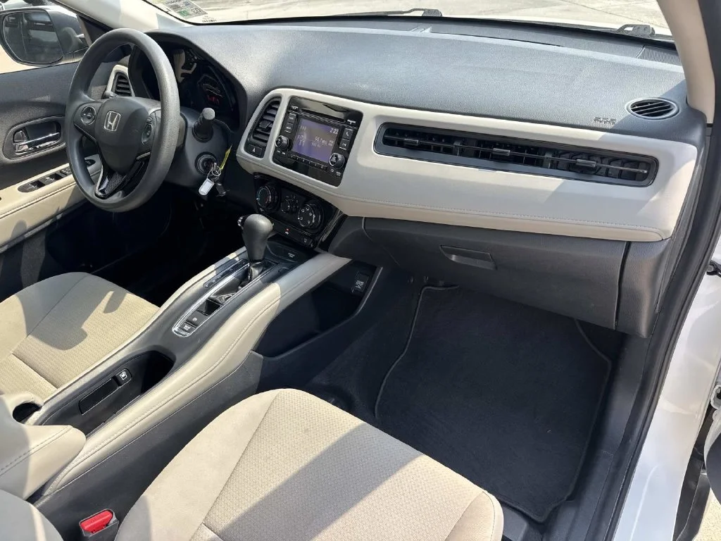 Used 2021 White Honda LX image 21