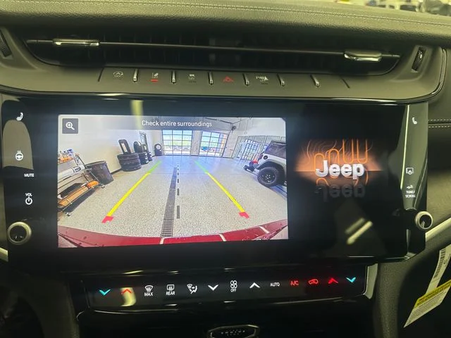 New 2026 Velvet Red Pearl-Coat Exterior Paint Jeep Laredo image 30
