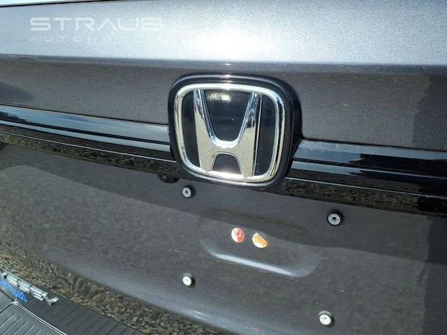 Used 2025 Solar Silver Metallic Honda EX-L image 28