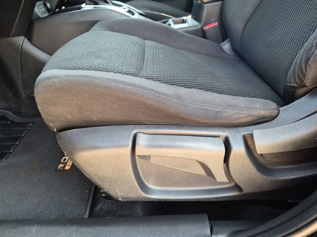 Used 2019 Black Nissan S image 19