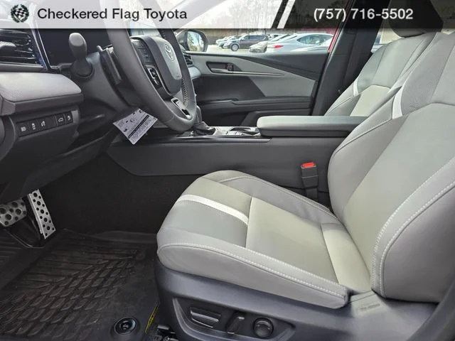 New 2026 Heavy Metallic Toyota SE image 4