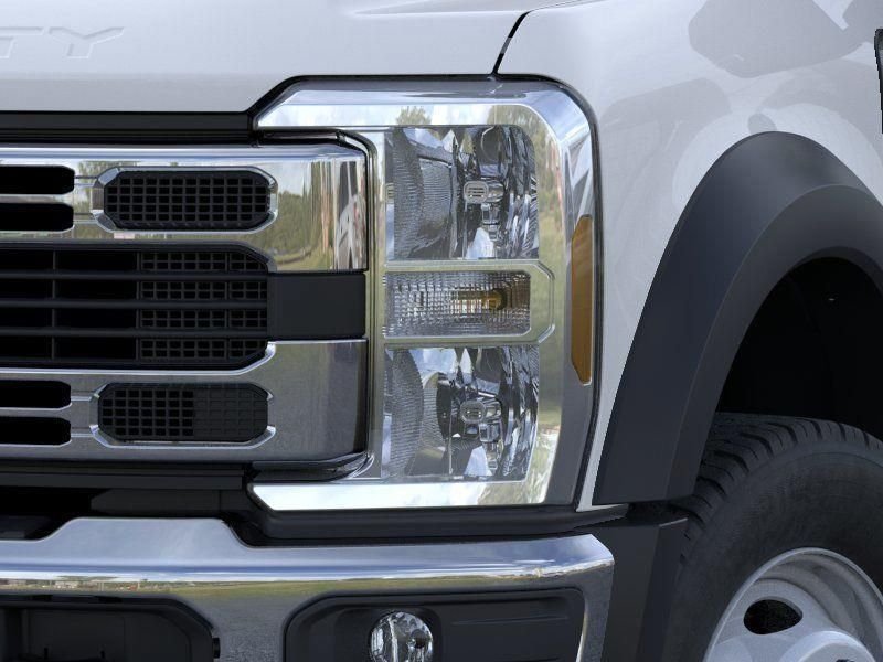 New 2025 Oxford White Ford F-550® XL image 18