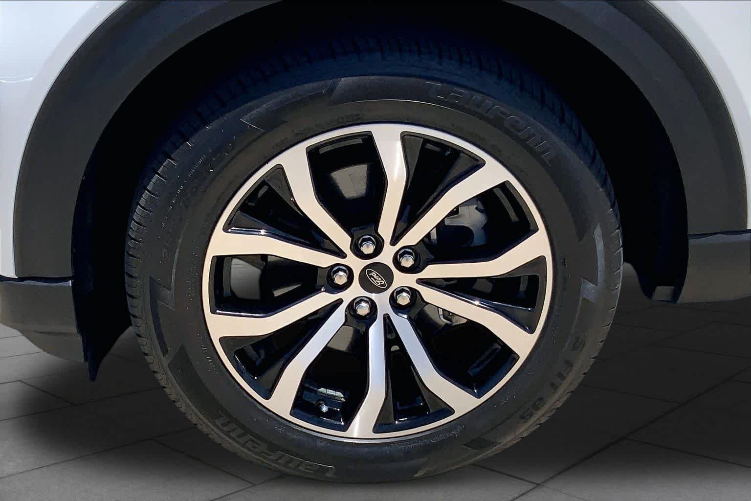 Used 2023 Star White Metallic Tri-Coat Ford ST image 10