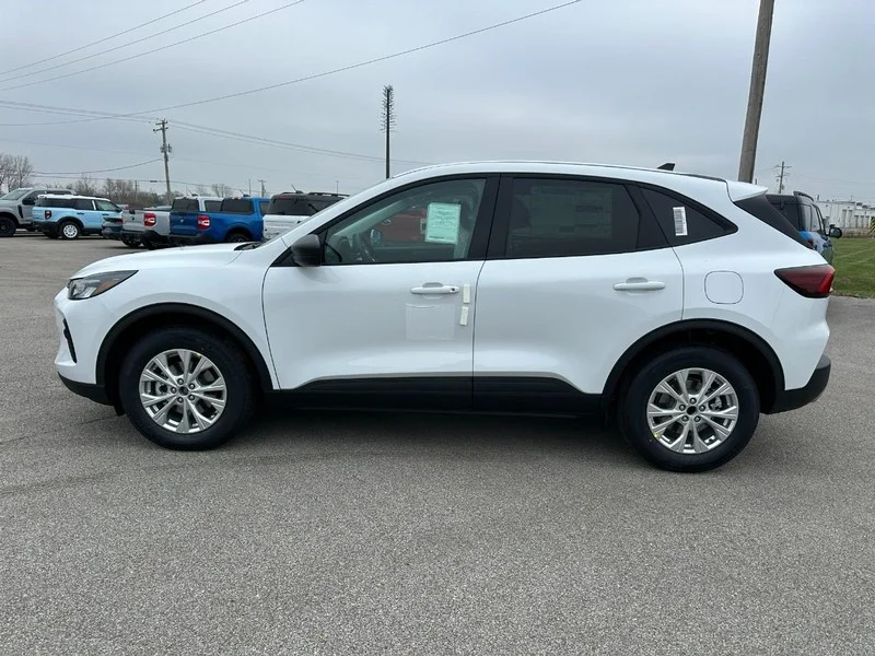 New 2026 Oxford White Ford Active FWD image 2