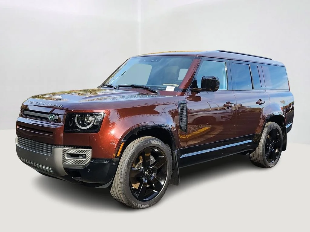 2025 Land Rover Defender 130 X-Dynamic SE P400's photo