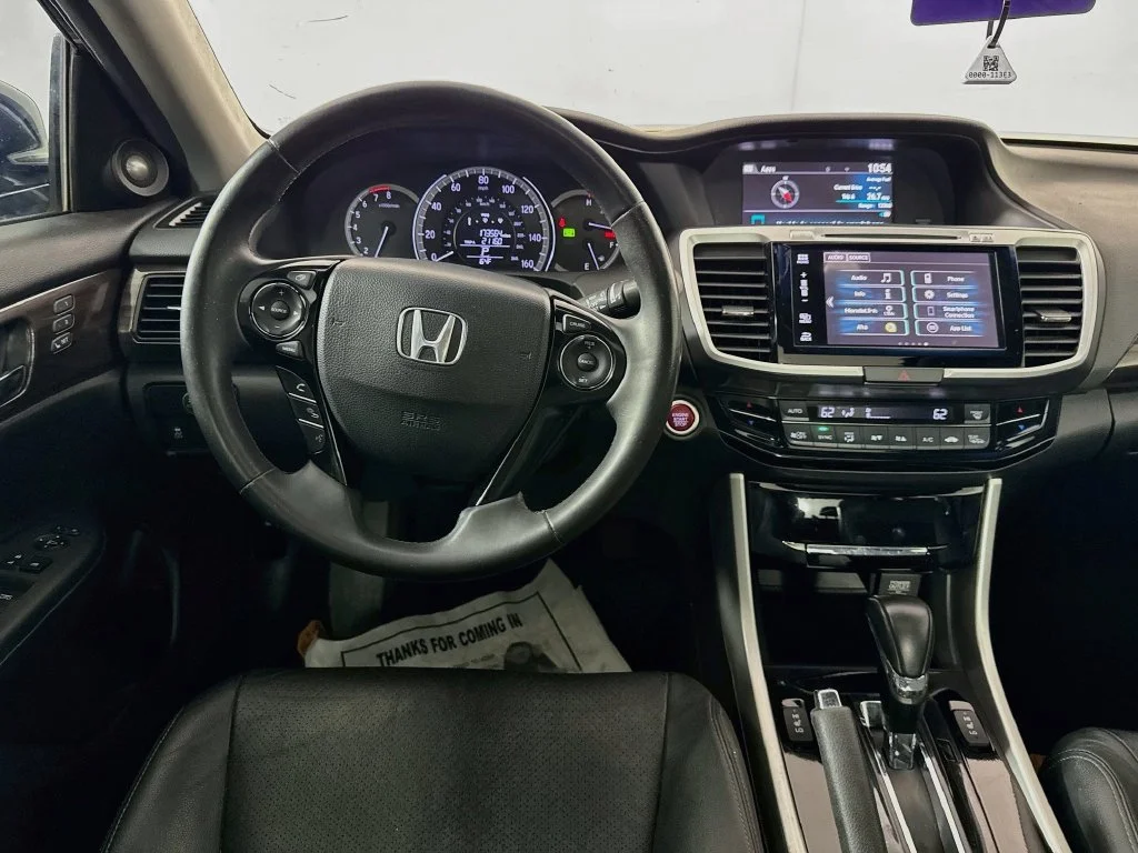 Used 2016 Black Honda EX-L image 28