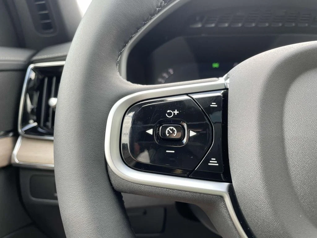 2026 Volvo XC90 Plus - Photo 12
