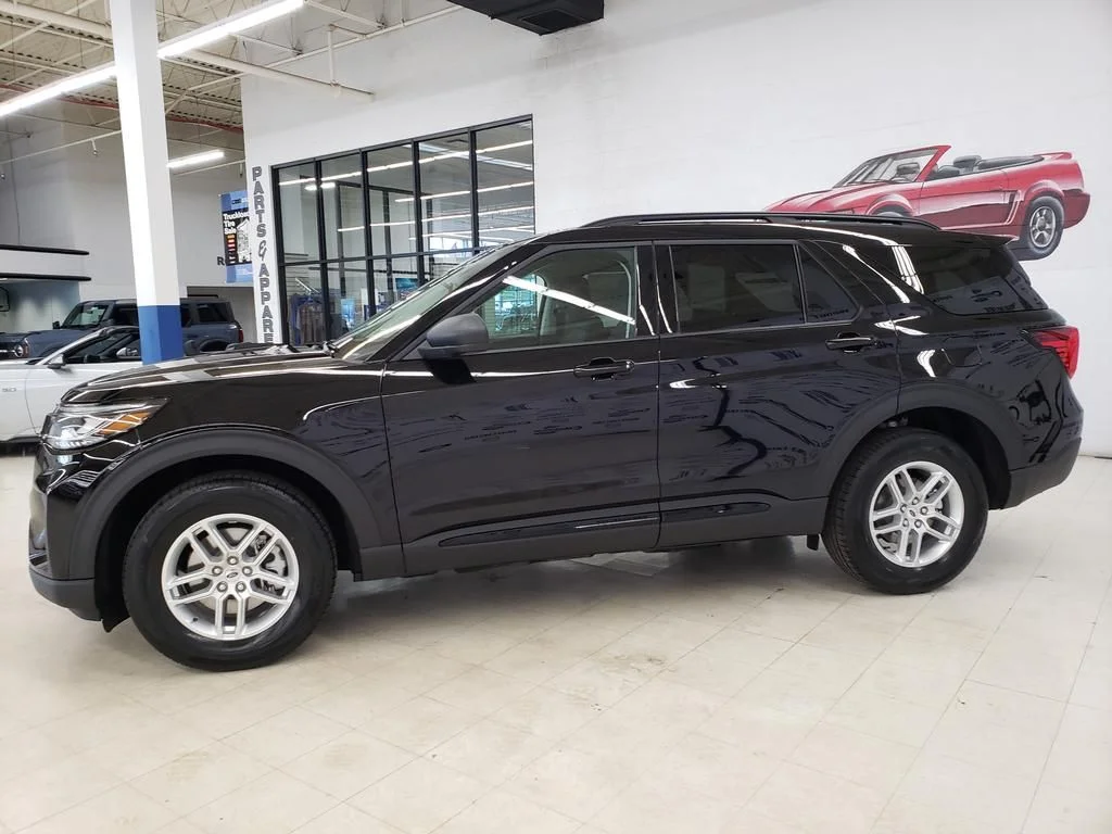 New 2026 Agate Black Metallic Ford Active image 4
