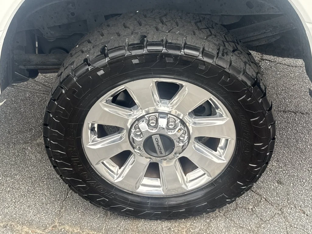 Used 2022 White Ford Platinum image 19