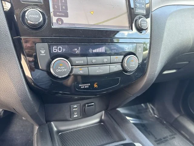 Used 2016 Gray Nissan SV image 23