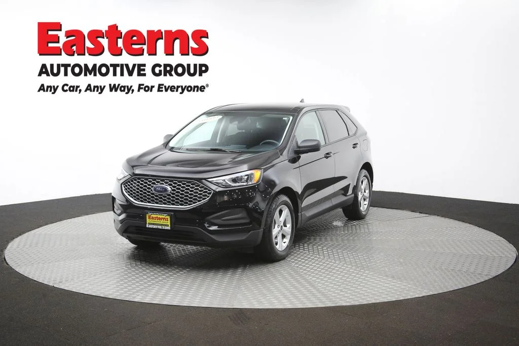 Used 2023 Black Ford SE image 53