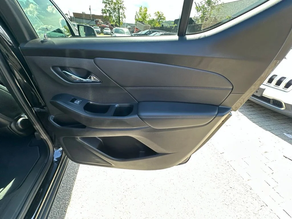 Used 2024 Black Chevrolet LT Cloth image 31