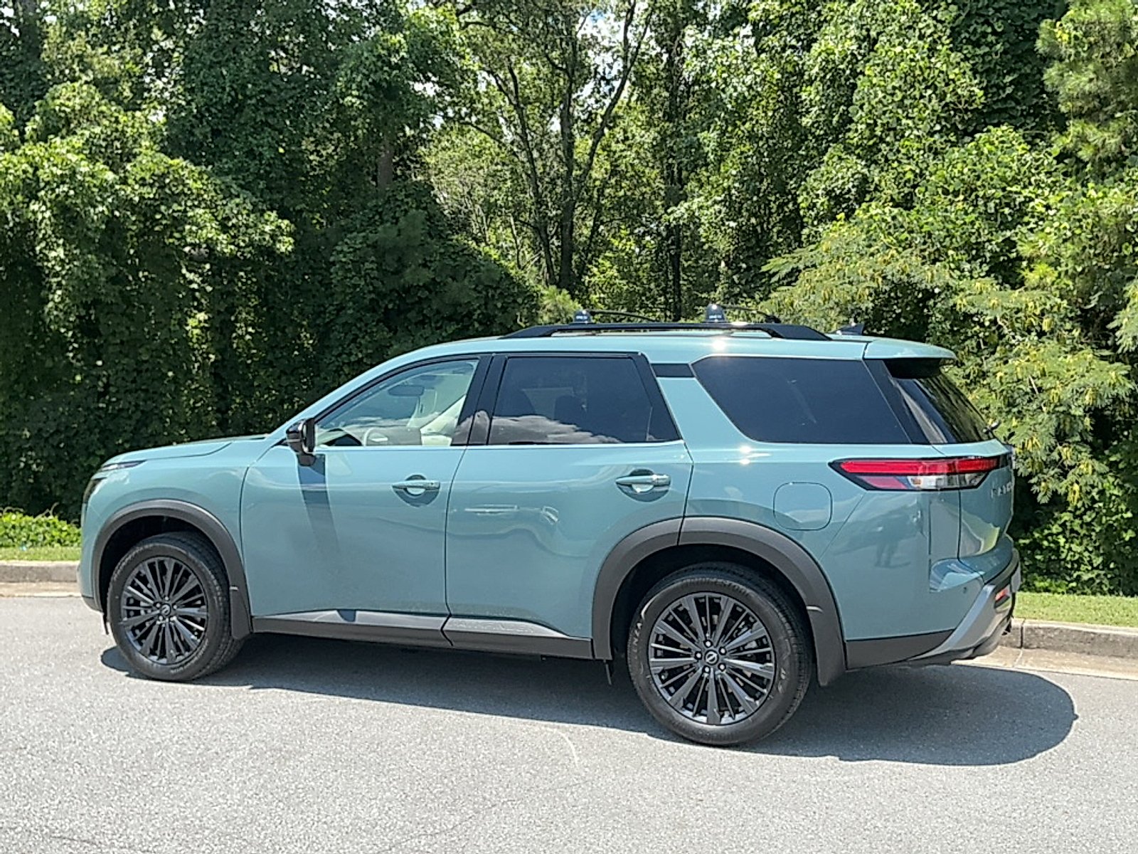 New 2026 Baltic Teal Nissan SL image 3