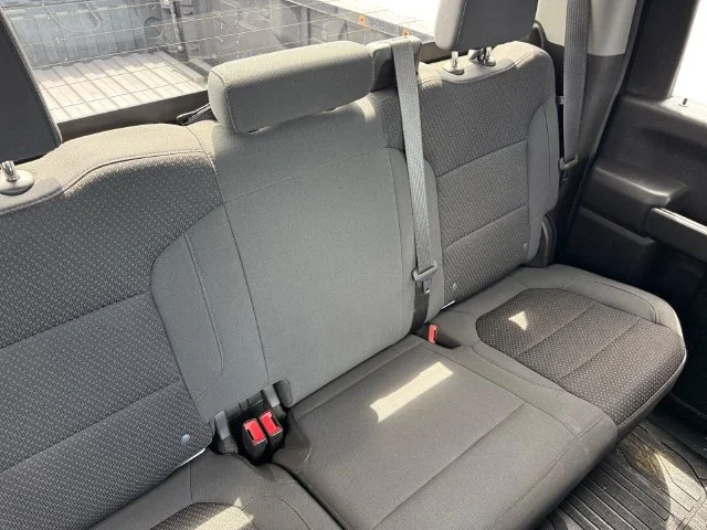 Used 2021 White GMC Base image 16