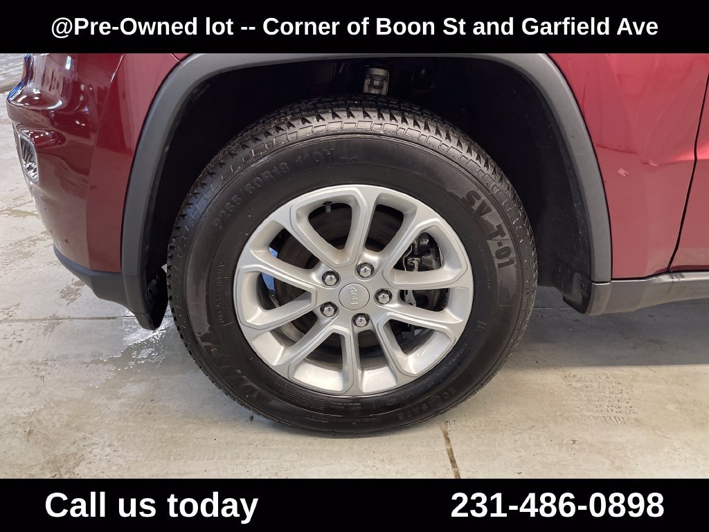 Used 2021 Red Jeep Laredo E image 11