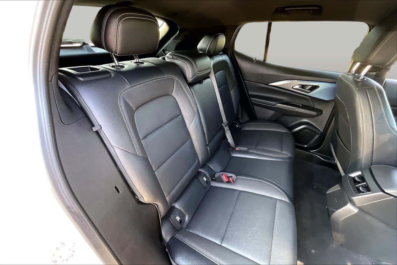 Used 2024 Iridescent Pearl Tricoat Chevrolet LT image 18