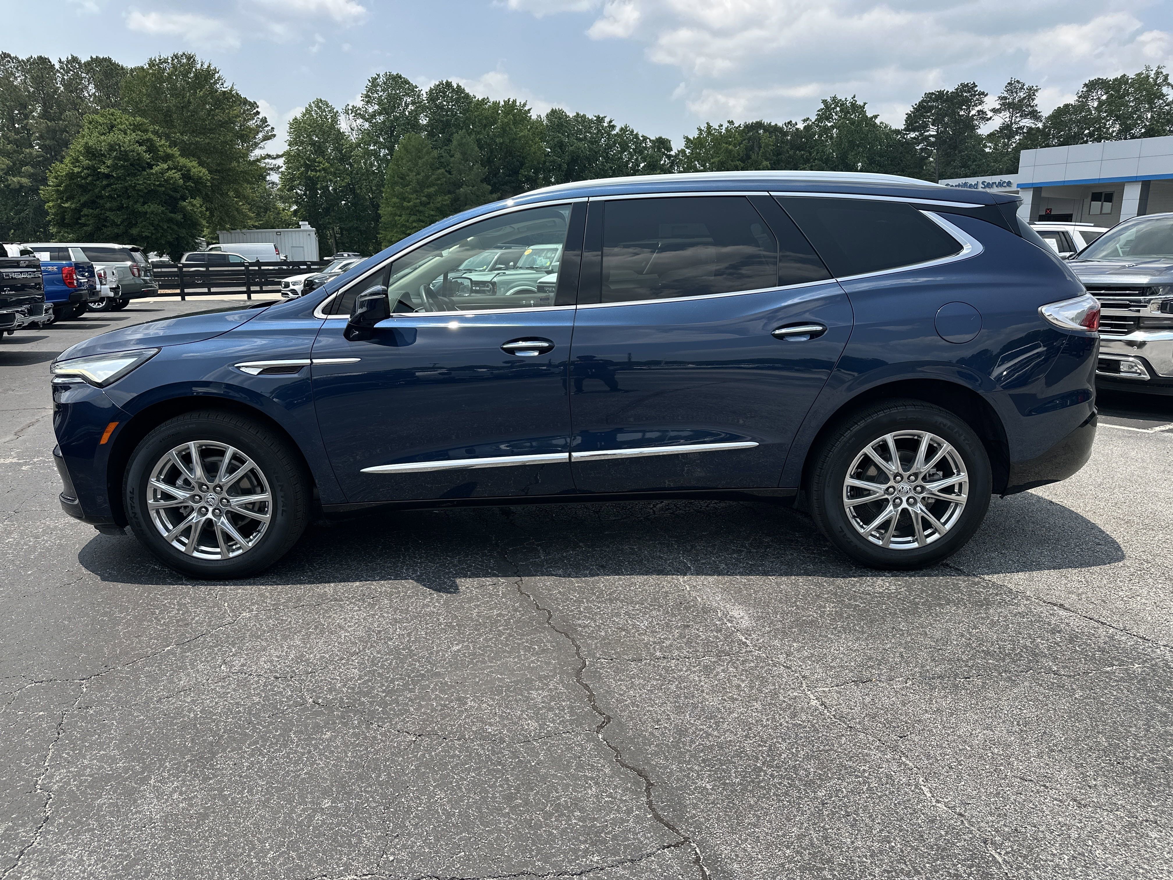 2023 Buick Enclave Premium - Photo 8