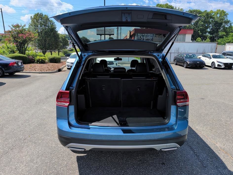 Used 2019 Pacific Blue Metallic Volkswagen 3.6L V6 SE image 15