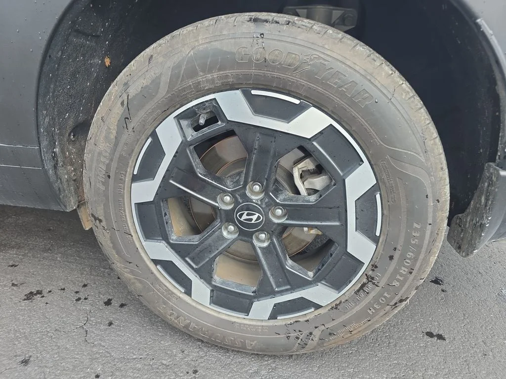 Used 2025 Gray Hyundai SE image 27