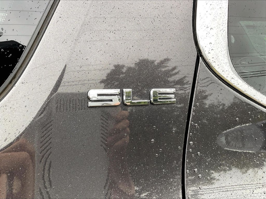 Used 2019 Iridium Metallic GMC SLE-1 image 27