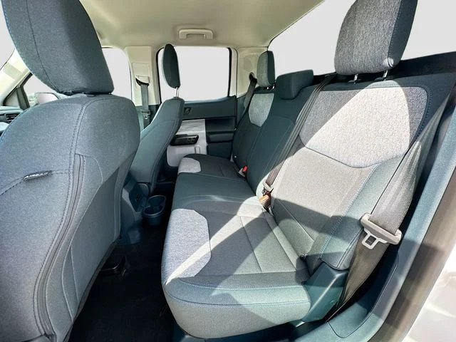 New 2026 Oxford White Ford XLT image 17
