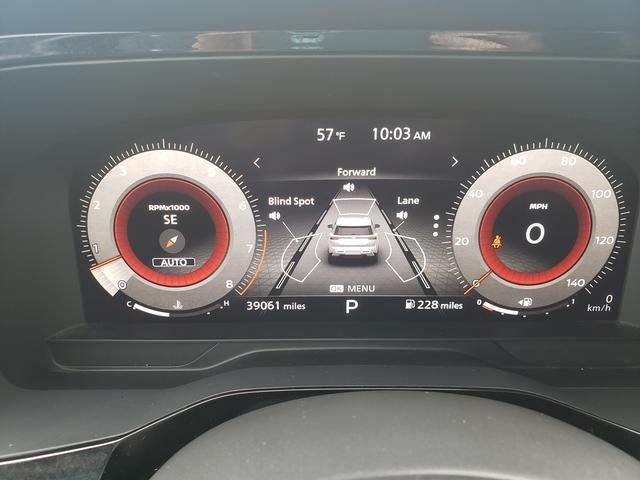 Used 2022 Gray Nissan Platinum image 25
