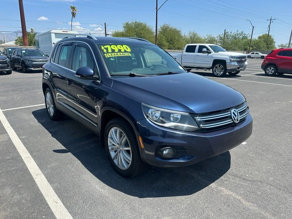 Used 2015 Blue Volkswagen SE image 9