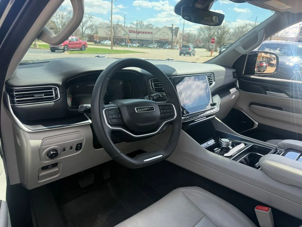 Used 2024 Black Jeep  image 2