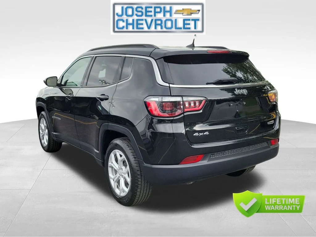 Used 2024 Black Jeep Latitude image 3