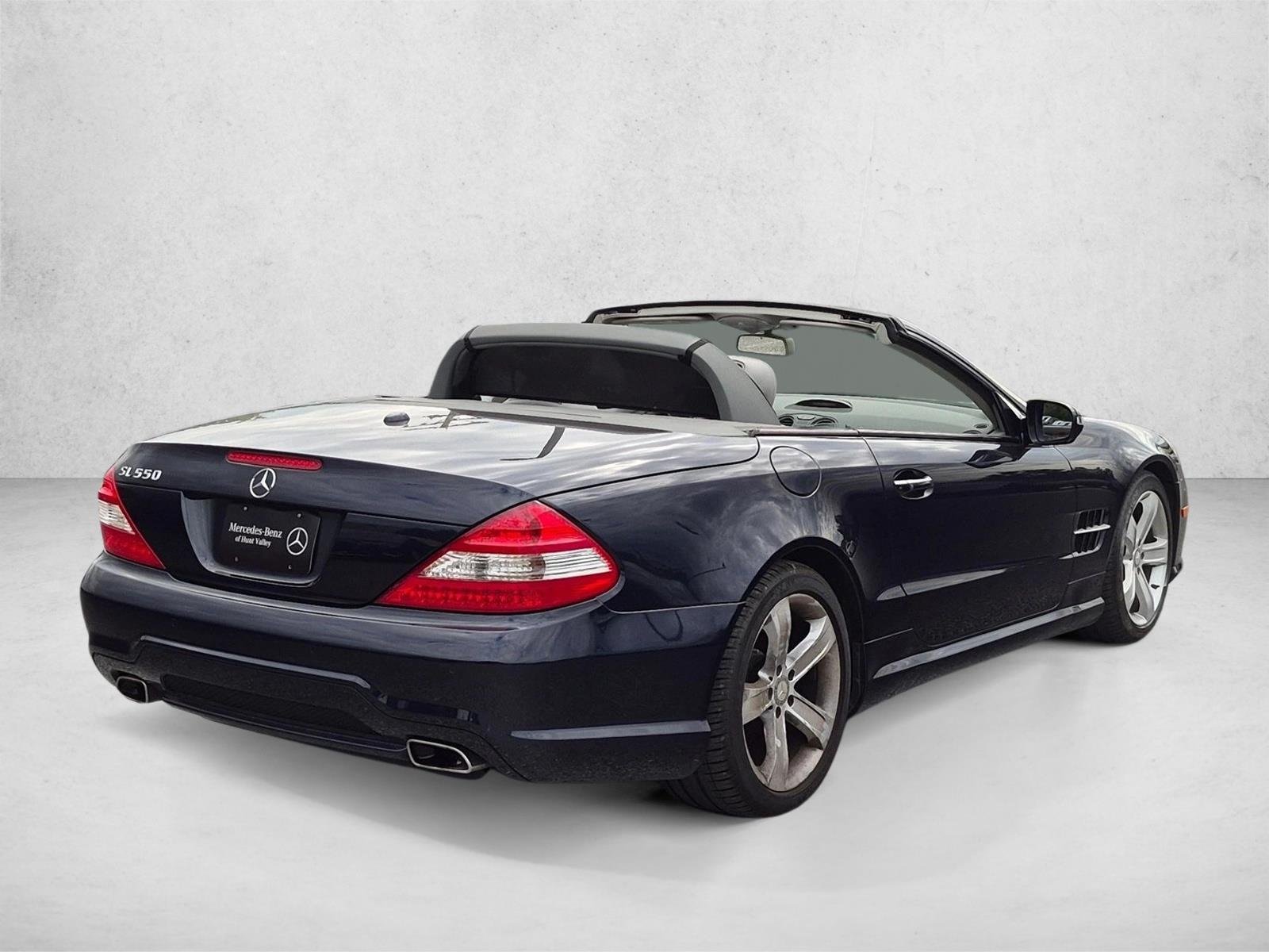 Used 2009 Capri Blue Metallic Mercedes-Benz V8 image 5