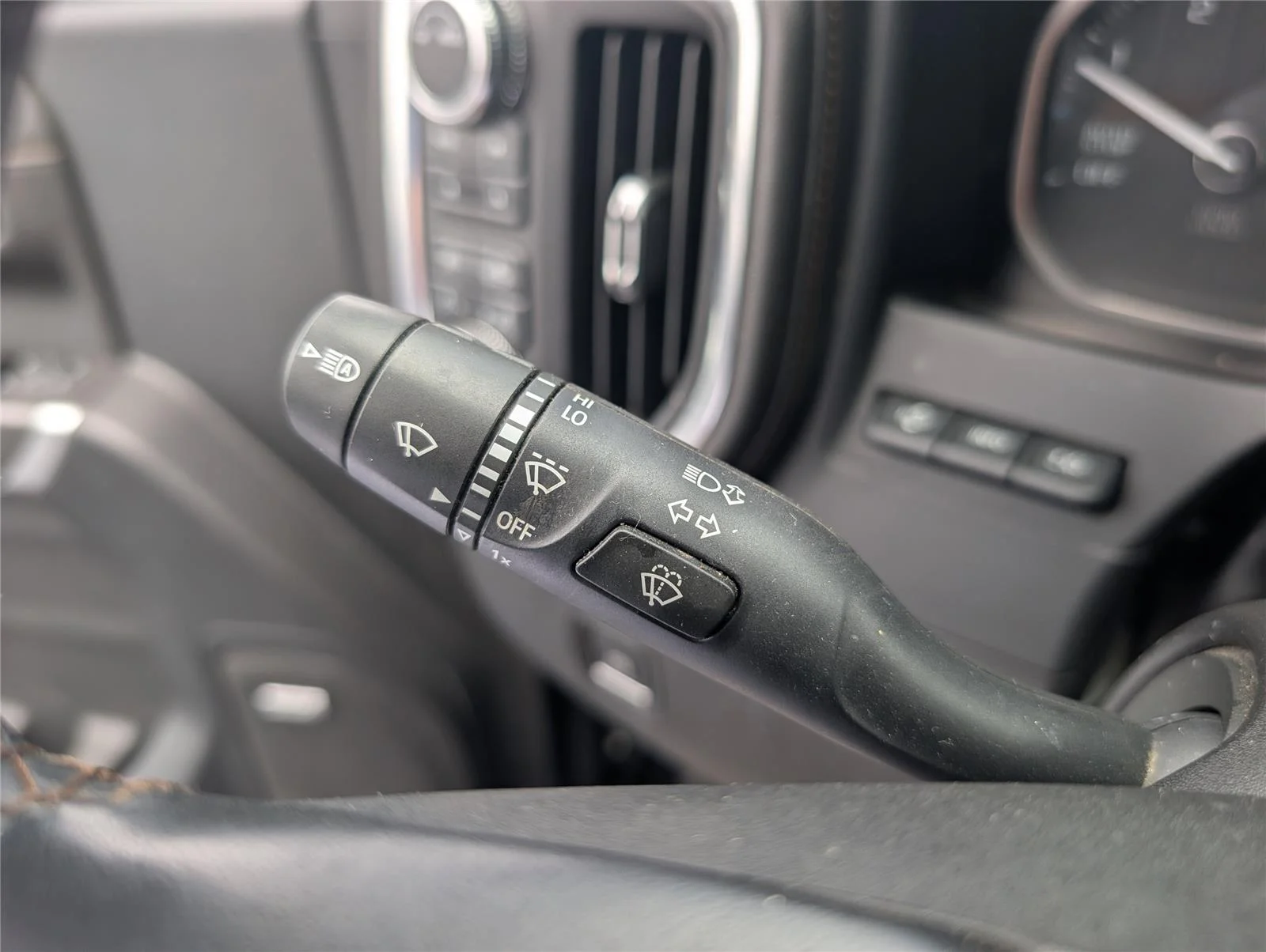 Used 2021 Onyx Black GMC AT4 image 25
