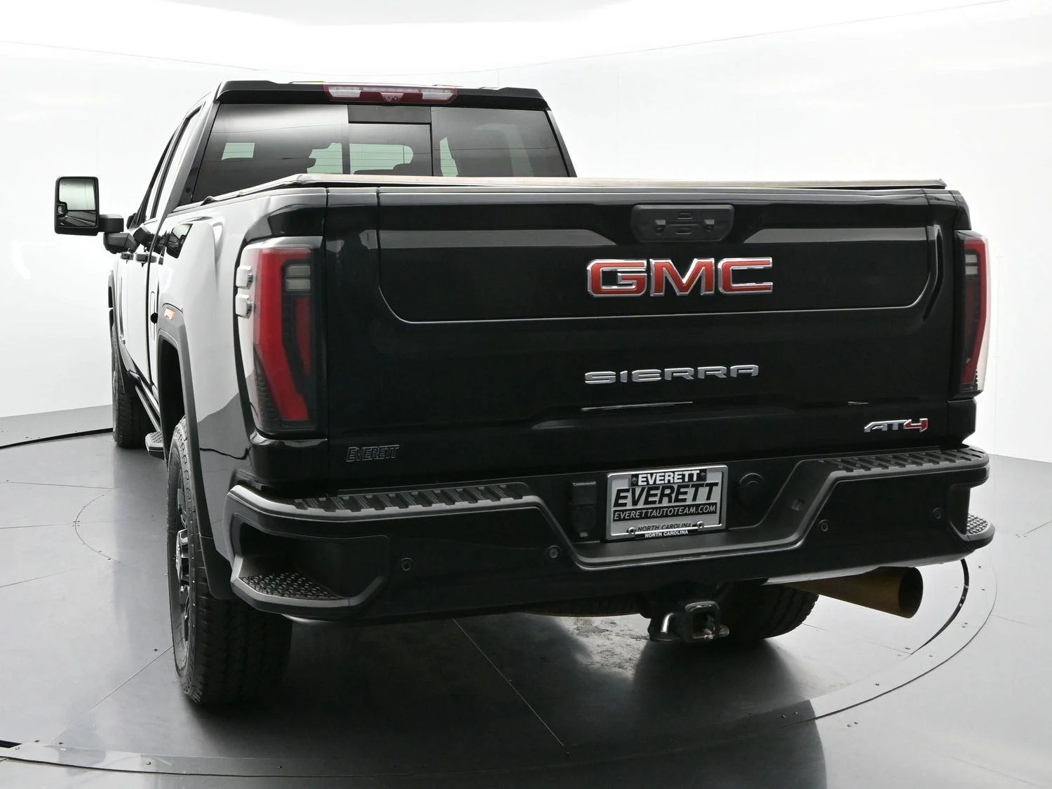 Used 2024 Onyx Black GMC AT4 image 6