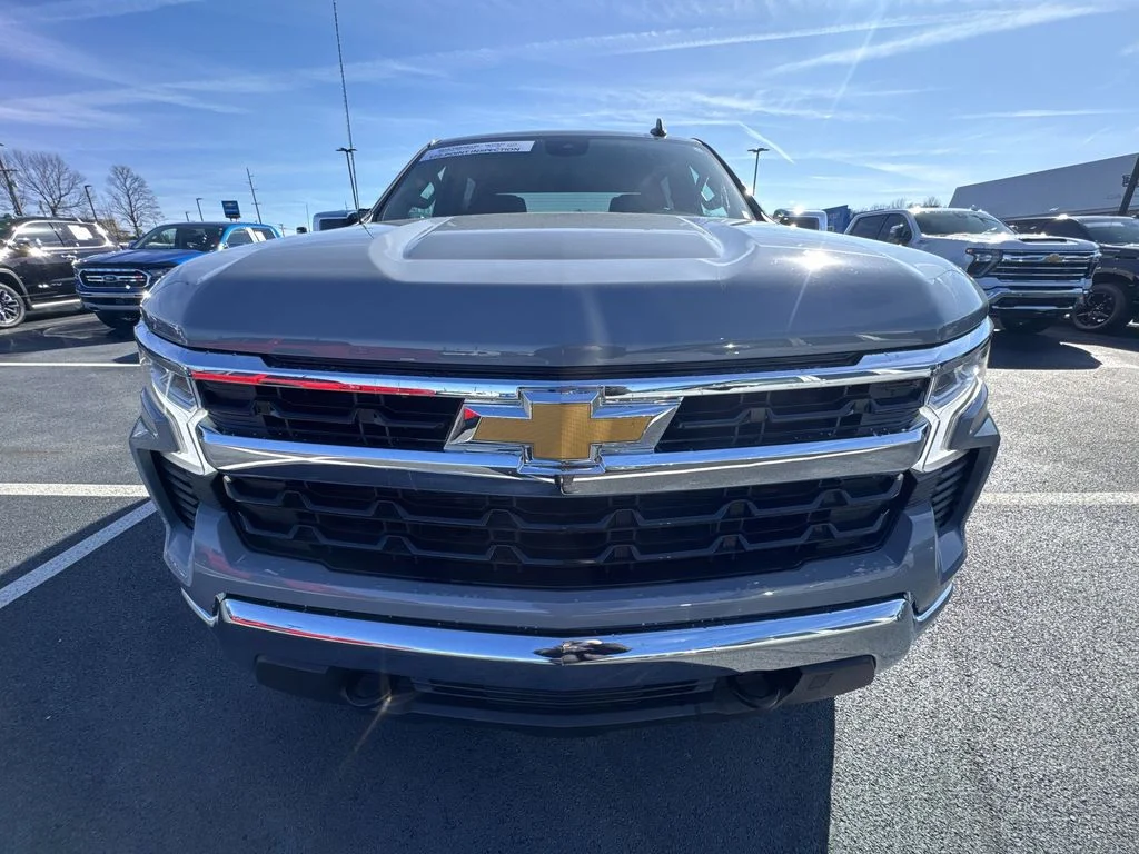 Used 2024 Gray Chevrolet LT image 26