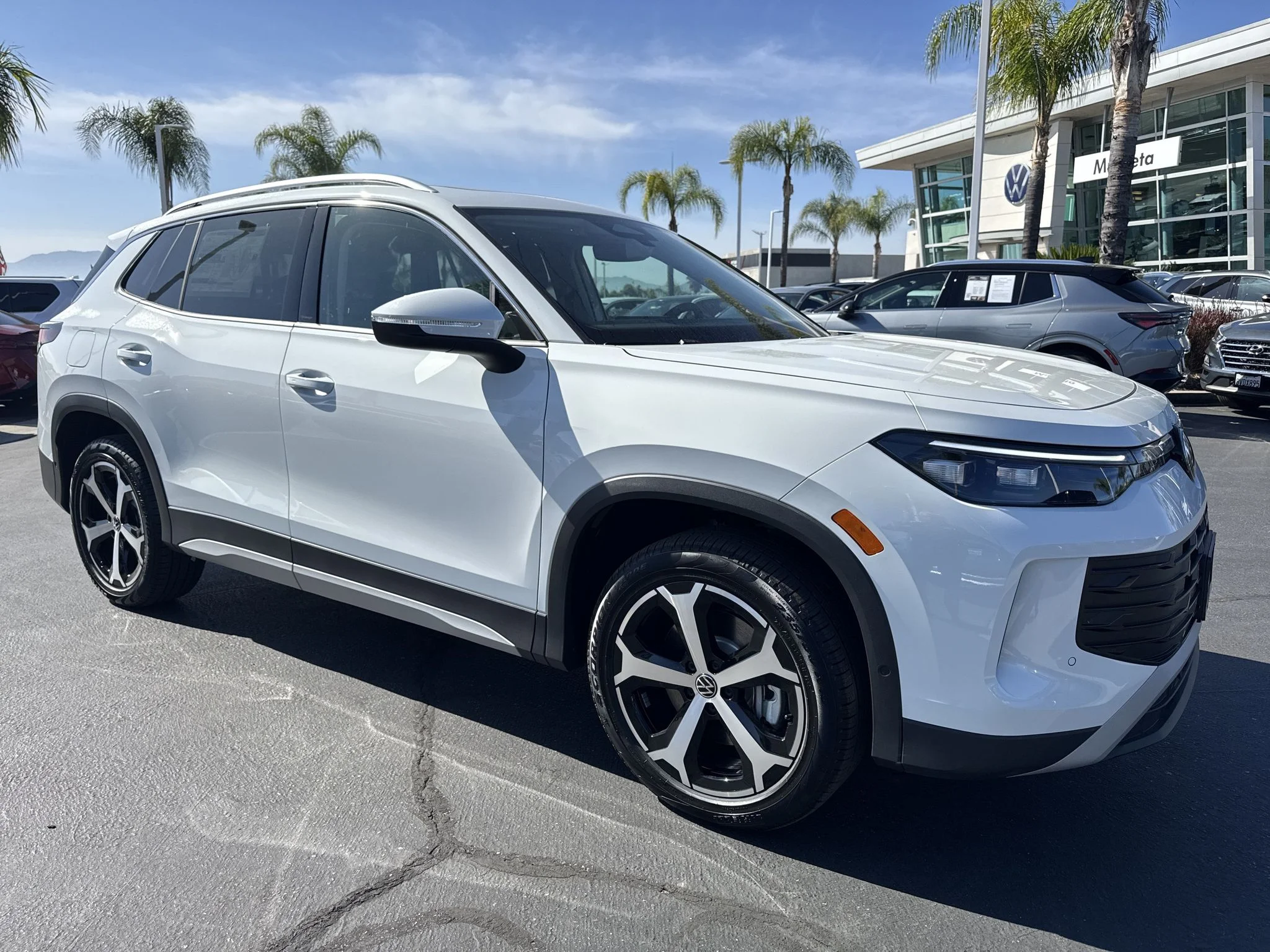 New 2026 Pure White Volkswagen SE image 1